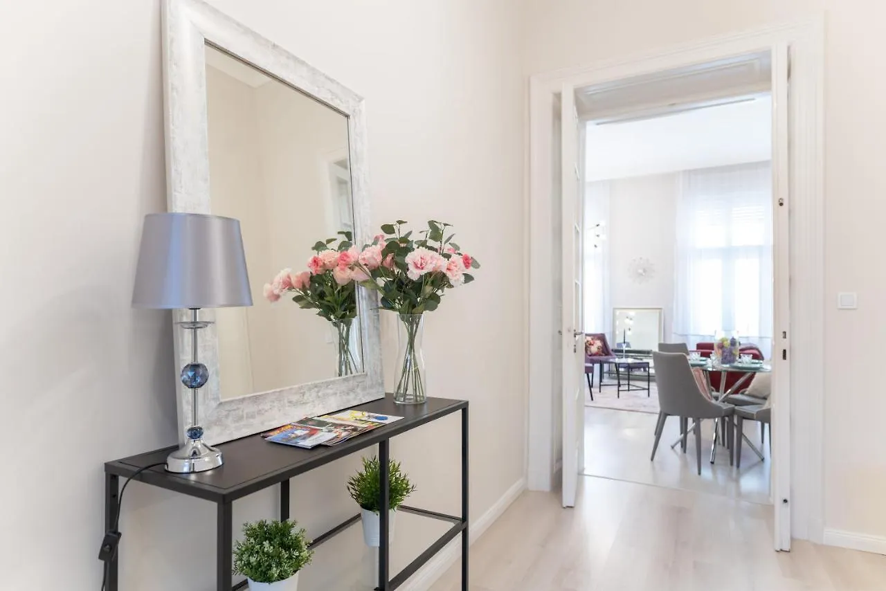 Milano Design Apartment City Center With Ac Budapeşte